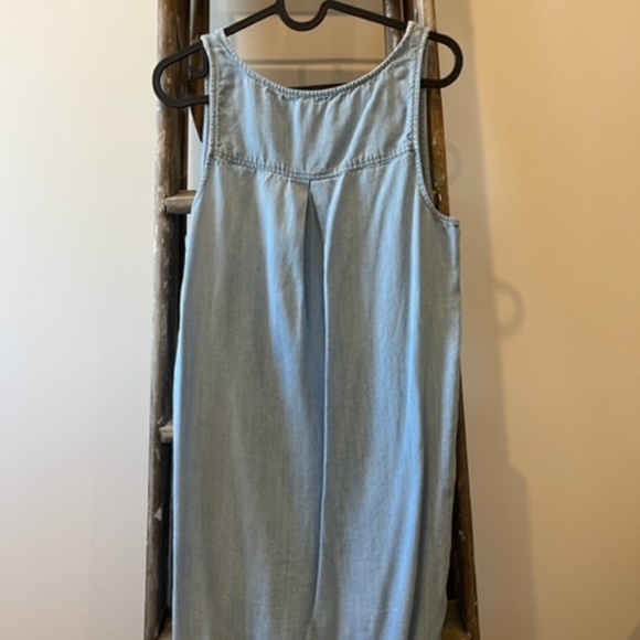 DEX | Sleeveless Dress - Picture 4 of 8